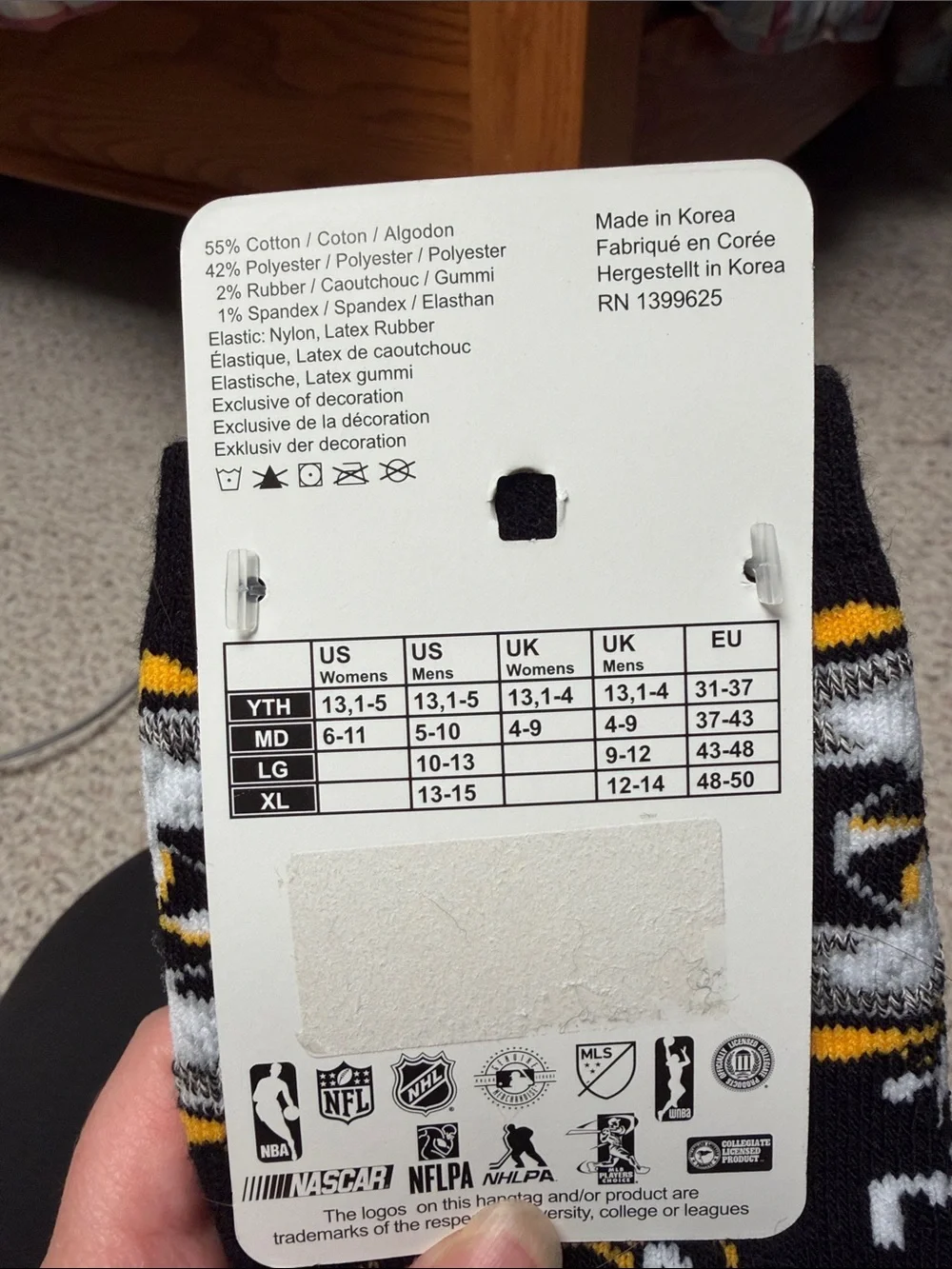 Boston Bruins women’s large nwt socks